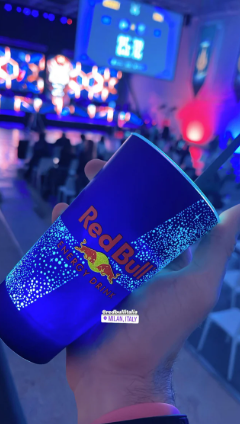 Verre "Red bull" lumineux avec paille en métal + capuchon de fermeture M'Trends